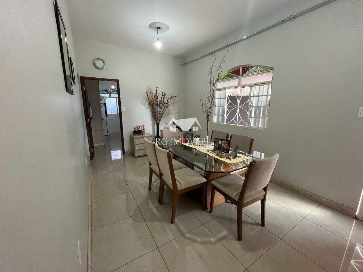 Casa, Milionários, 3 Quartos, 4 Vagas, 1 Suíte