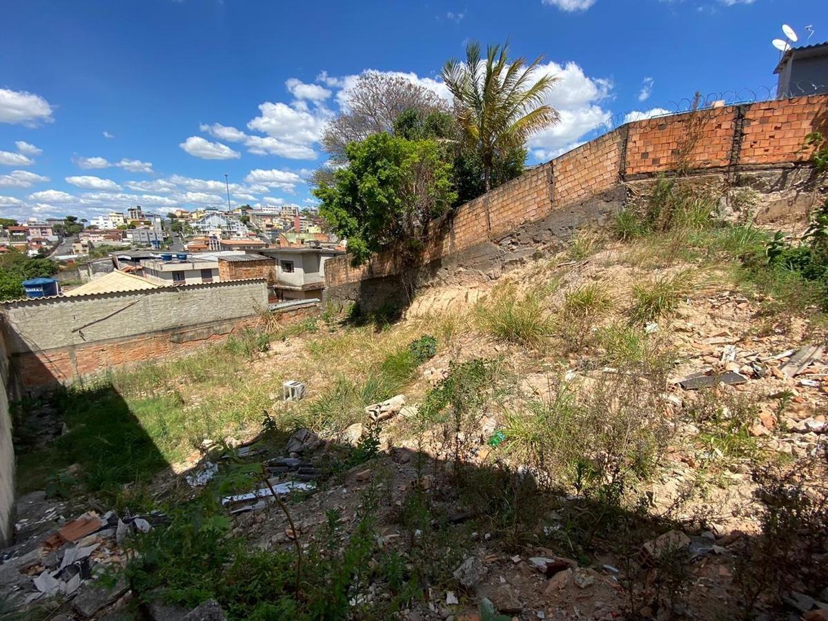 Lote, Cachoeirinha, 0 Quarto, 0 Vaga