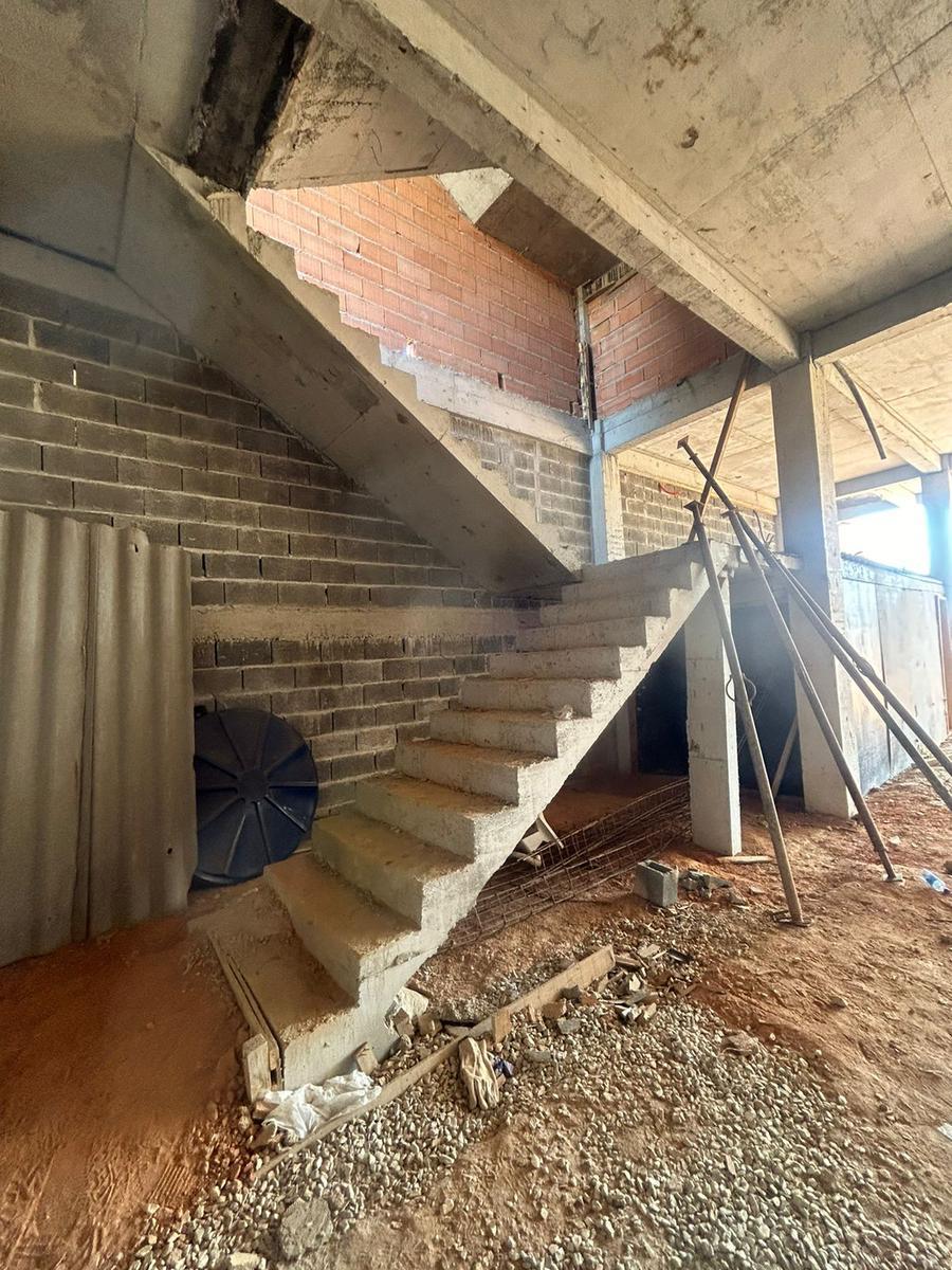 Galpão, Floresta Encantada, 0 Quarto, 20 Vagas