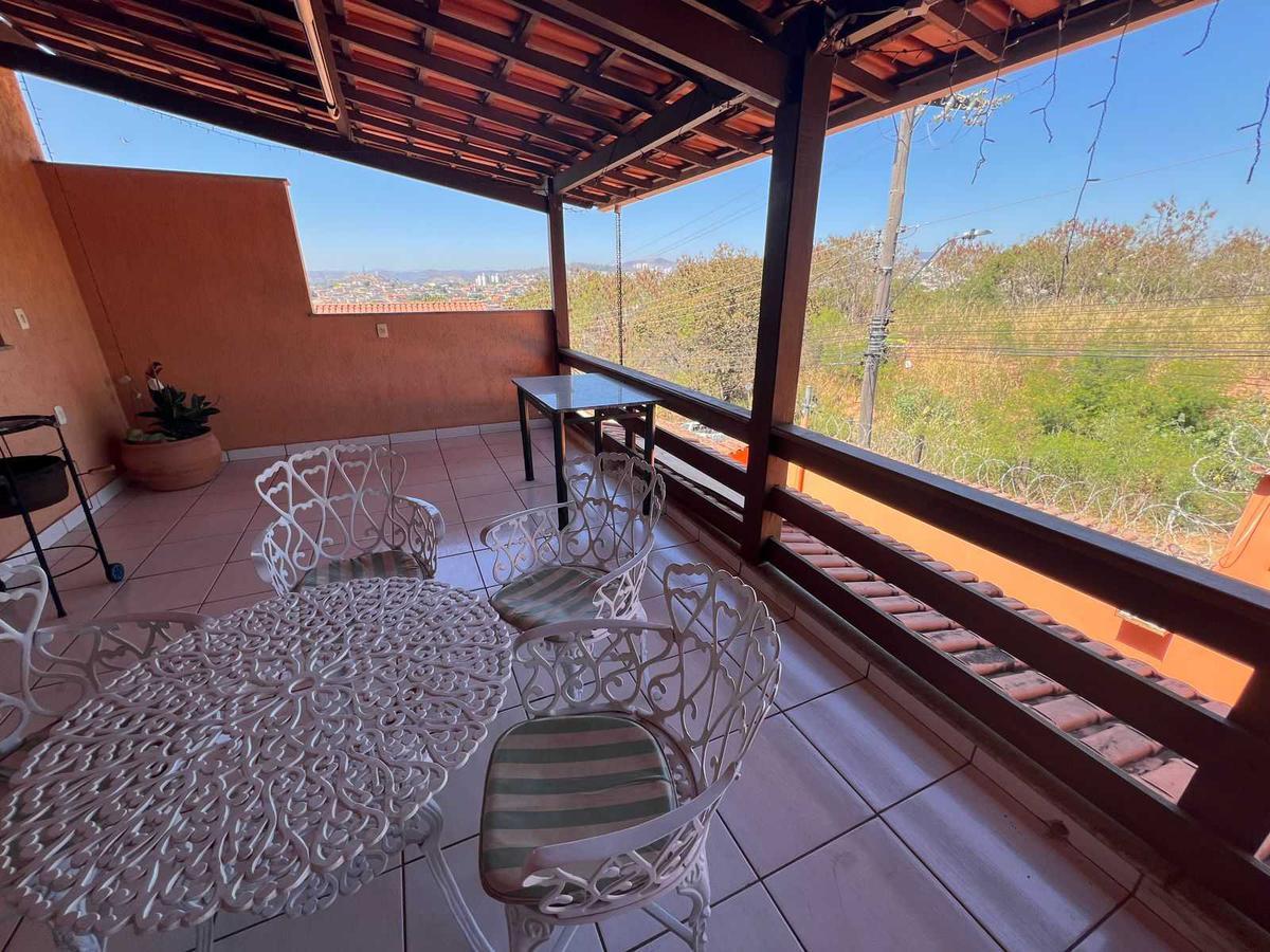 Casa, São Gabriel, 4 Quartos, 3 Vagas, 1 Suíte