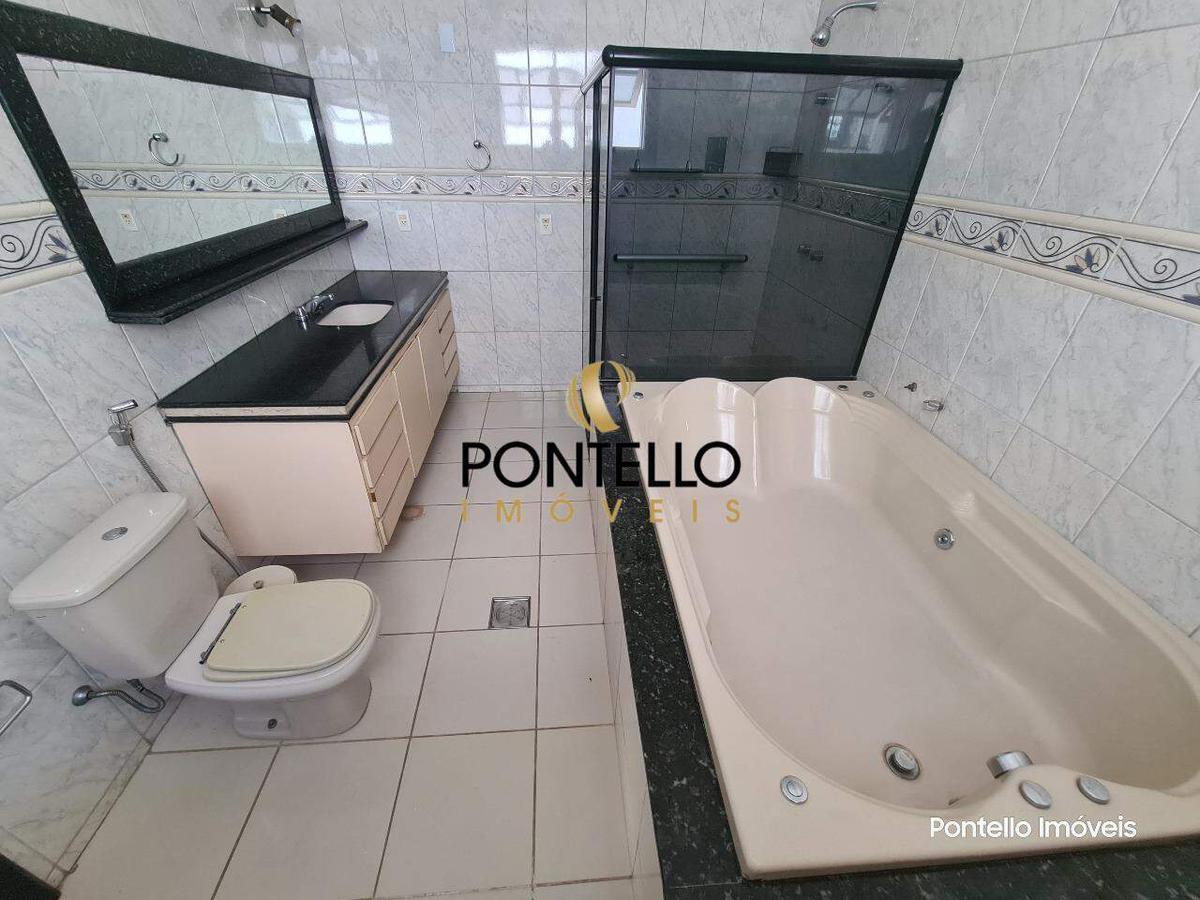 Casa, Cachoeirinha, 5 Quartos, 12 Vagas, 1 Suíte