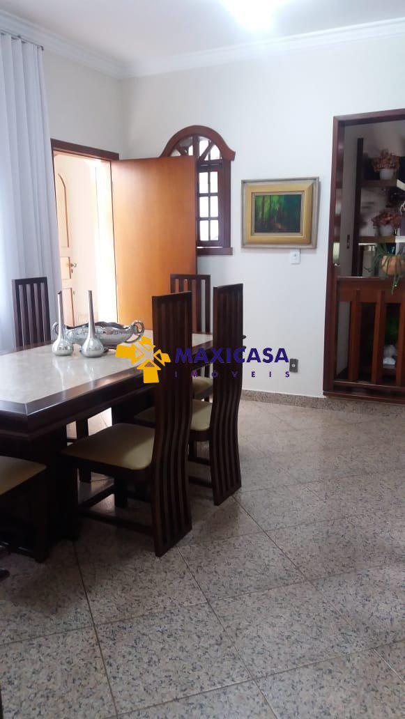 Casa, Caiçaras, 4 Quartos, 3 Vagas, 1 Suíte