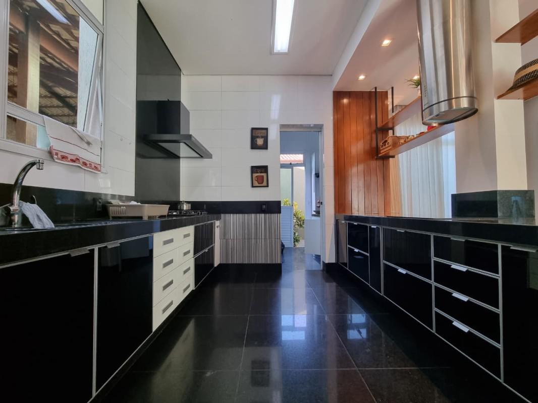 Casa, Jardim Riacho das Pedras, 3 Quartos, 4 Vagas, 1 Suíte