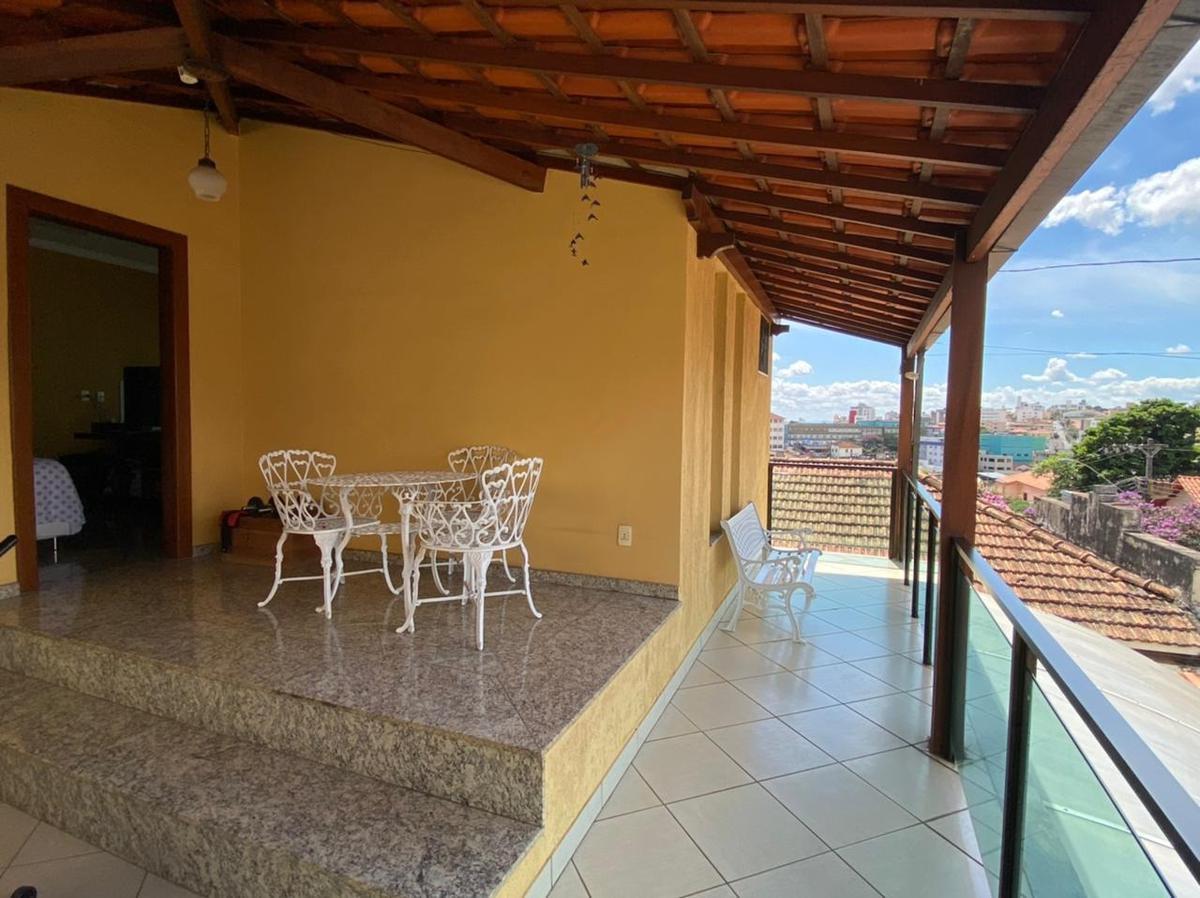 Casa, Colégio Batista, 4 Quartos, 3 Vagas, 2 Suítes