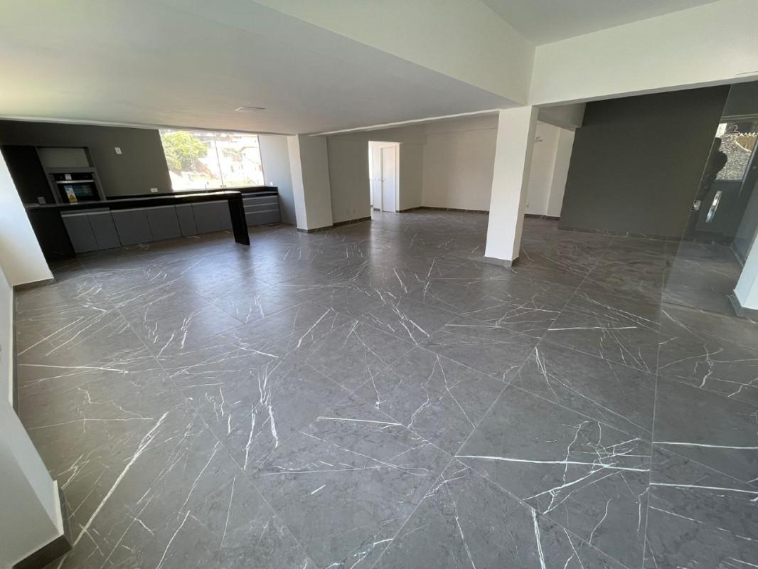 Apartamento, Sagrada Família, 2 Quartos, 2 Vagas, 1 Suíte