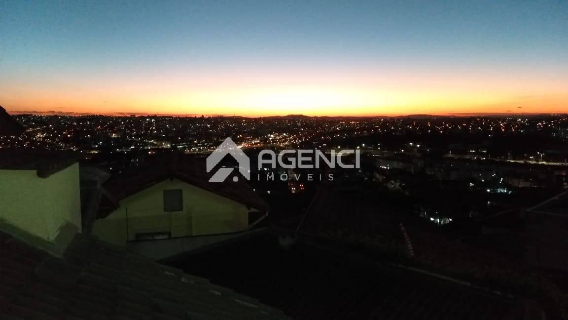 Casa, Camargos, 4 Quartos, 0 Vaga, 2 Suítes