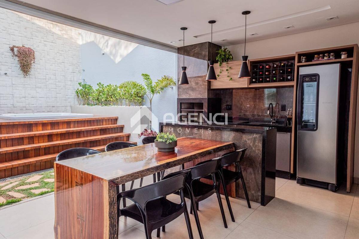 Casa, Cabral, 3 Quartos, 0 Vaga, 1 Suíte