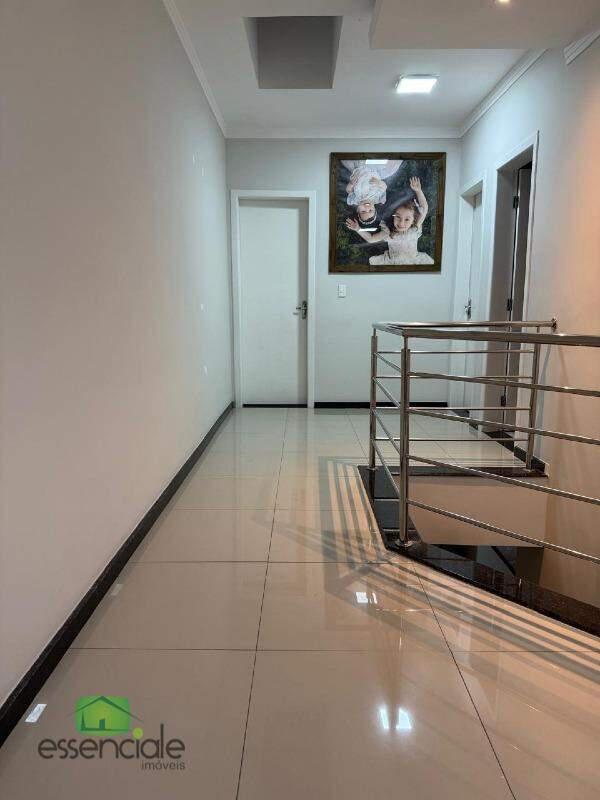 Casa, Europa, 3 Quartos, 3 Vagas, 1 Suíte