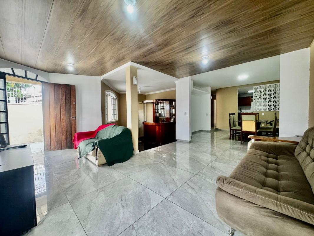 Casa, Ouro Preto, 4 Quartos, 5 Vagas, 1 Suíte