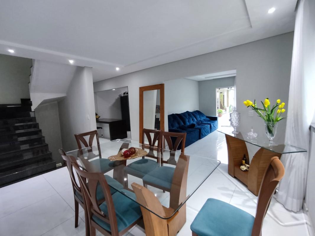 Casa, Cabral, 5 Quartos, 9 Vagas, 3 Suítes