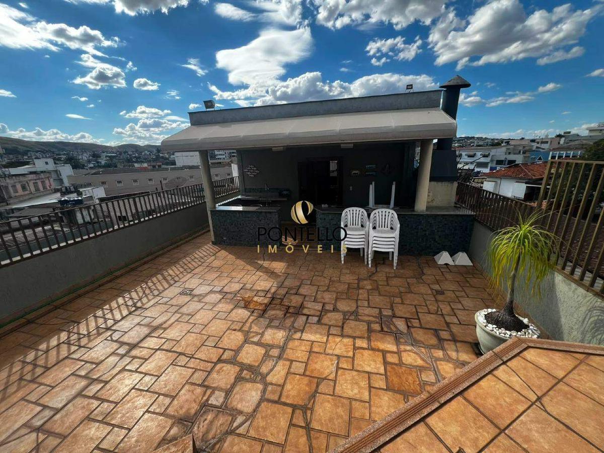Cobertura, Centro, 4 Quartos, 2 Vagas, 2 Suítes