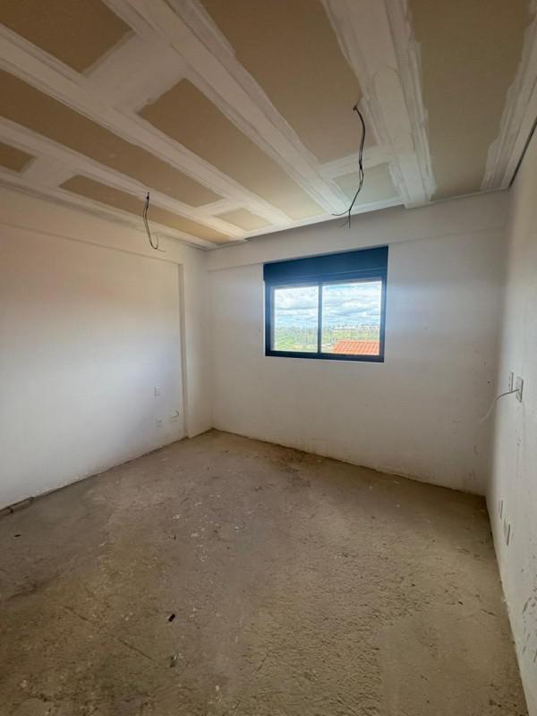 Apartamento, Barreiro, 3 Quartos, 4 Vagas, 1 Suíte