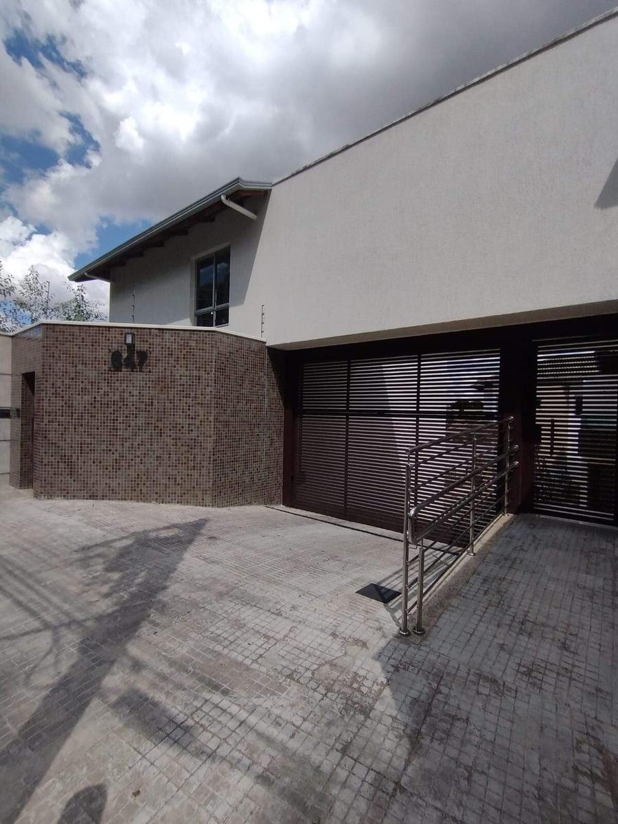 Casa, Centro, 3 Quartos, 2 Vagas, 1 Suíte