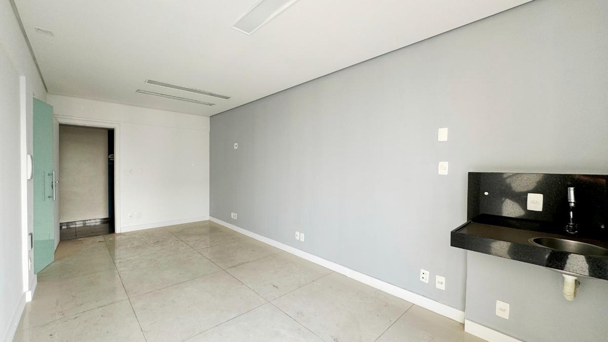 Sala, Centro, 0 Quarto, 4 Vagas