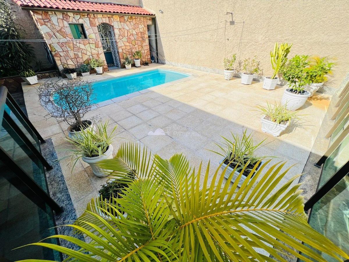 Casa, Santa Branca, 3 Quartos, 4 Vagas, 1 Suíte