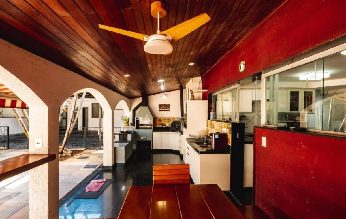 Casa, Bandeirantes (pampulha), 3 Quartos, 0 Vaga, 3 Suítes