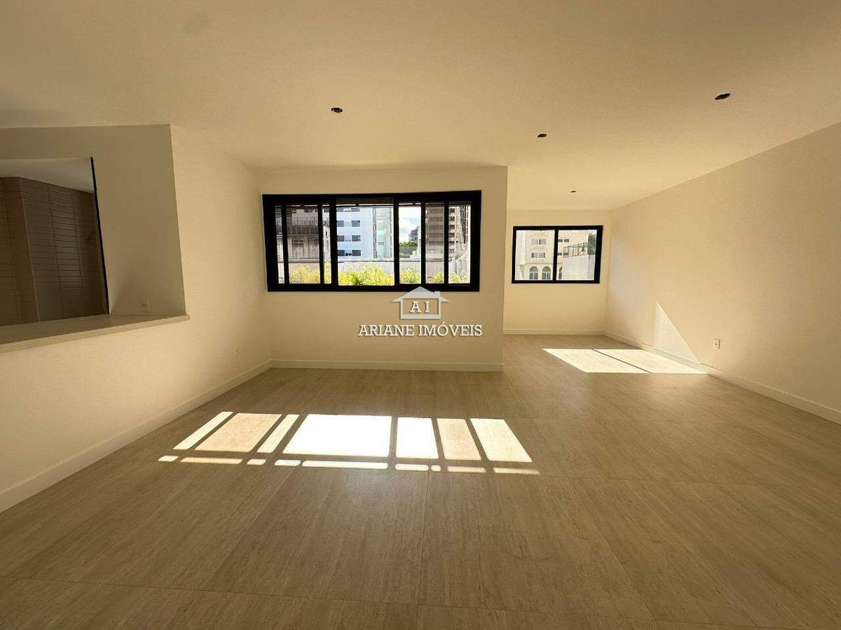 Apartamento, Centro, 3 Quartos, 0 Vaga, 3 Suítes