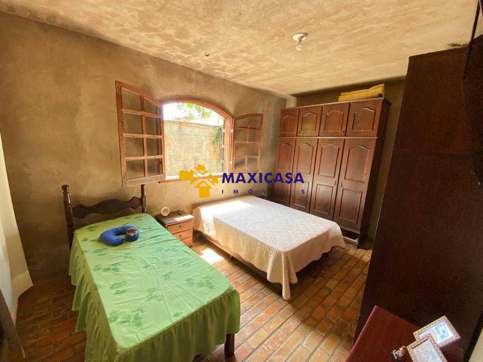 Casa, Trevo, 3 Quartos, 6 Vagas, 1 Suíte