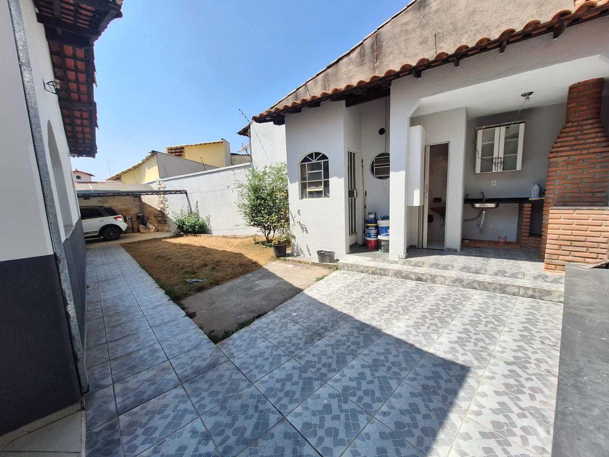 Casa, Jardim Riacho das Pedras, 3 Quartos, 8 Vagas, 2 Suítes