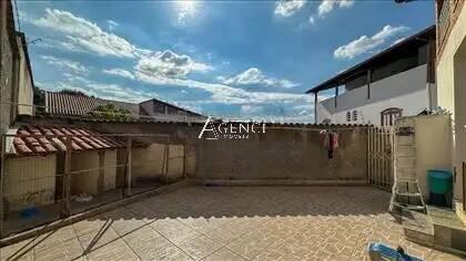 Casa, Camargos, 4 Quartos, 0 Vaga, 1 Suíte