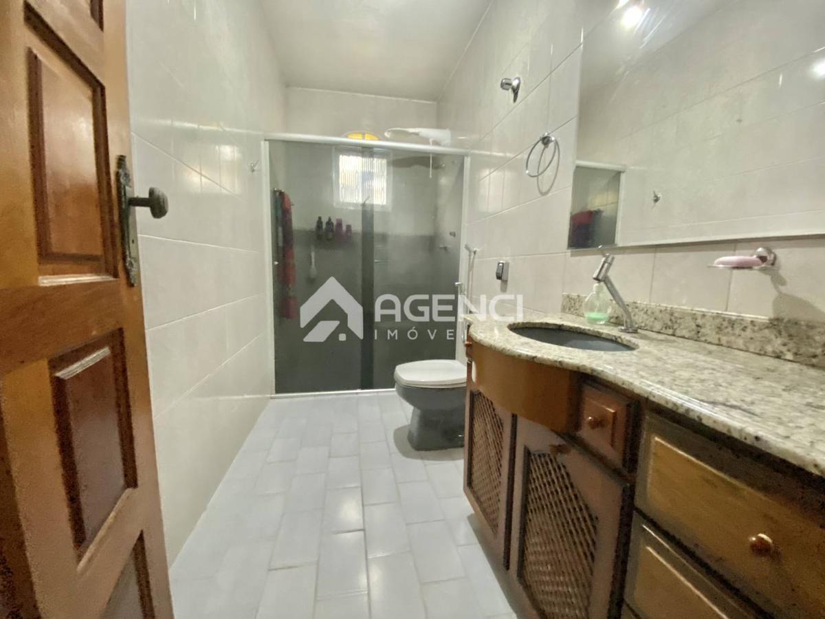 Casa, Camargos, 3 Quartos, 0 Vaga, 1 Suíte