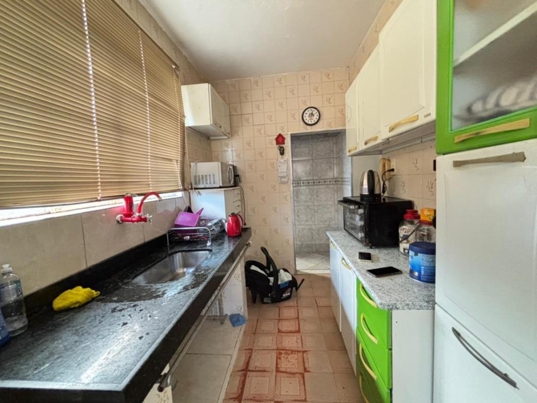 Casa, Cachoeirinha, 3 Quartos, 12 Vagas, 1 Suíte