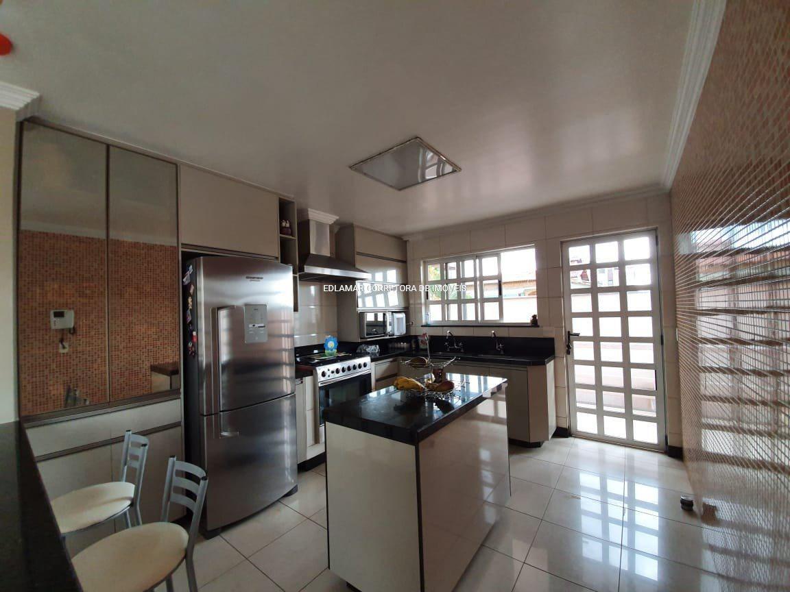 Casa, Jardim Riacho das Pedras, 4 Quartos, 6 Vagas, 3 Suítes