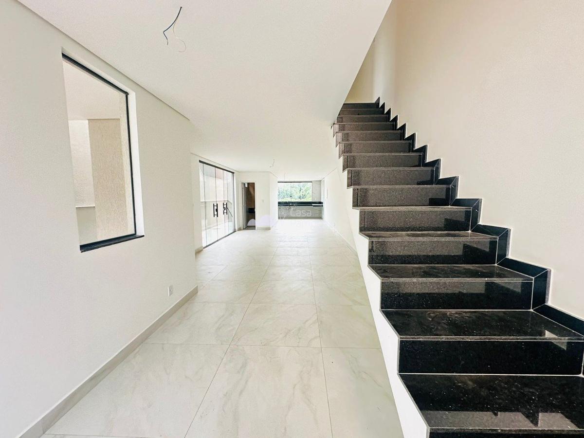 Casa, Santa Branca, 3 Quartos, 2 Vagas, 1 Suíte