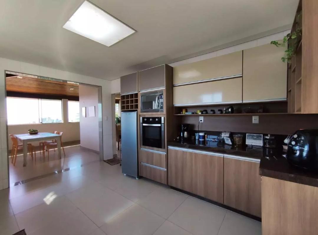 Casa, Buritis, 4 Quartos, 3 Vagas, 2 Suítes