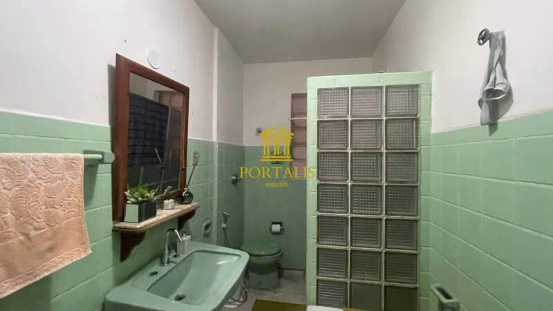 Apartamento, Centro, 4 Quartos, 0 Vaga, 1 Suíte