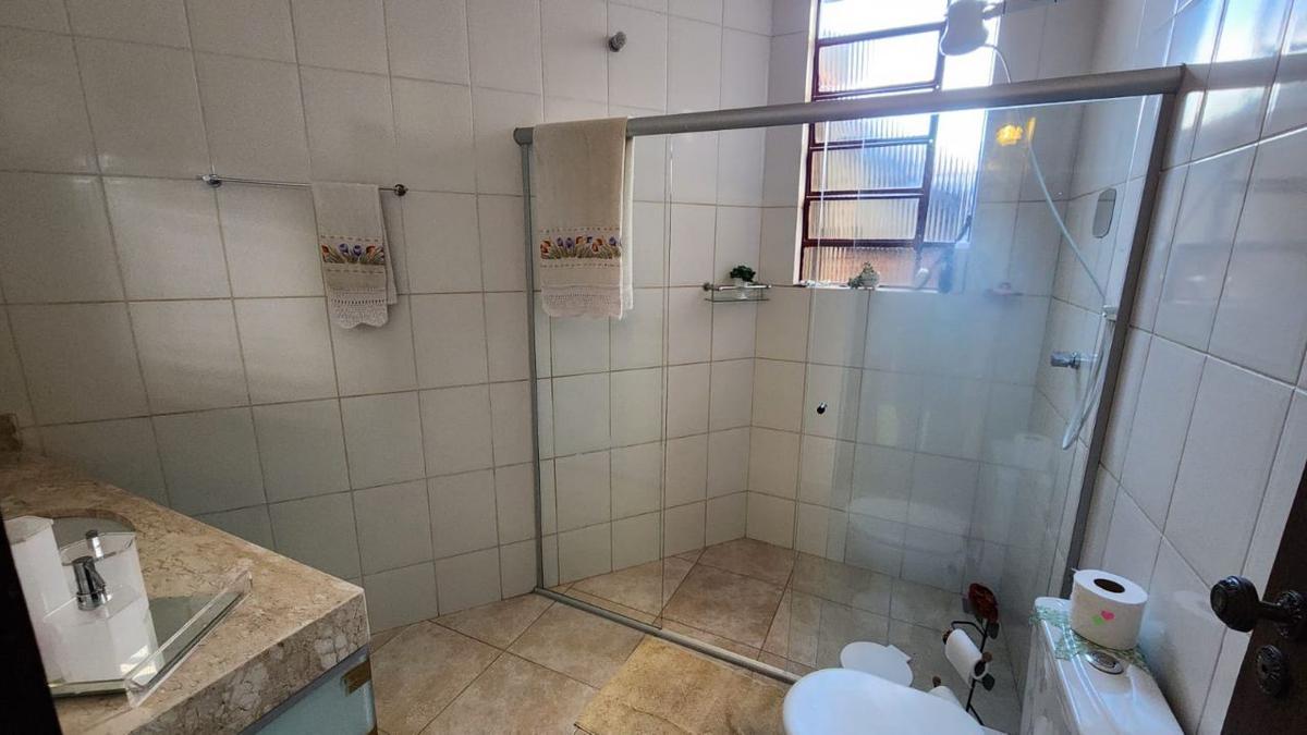 Casa, Sagrada Família, 8 Quartos, 3 Vagas, 3 Suítes