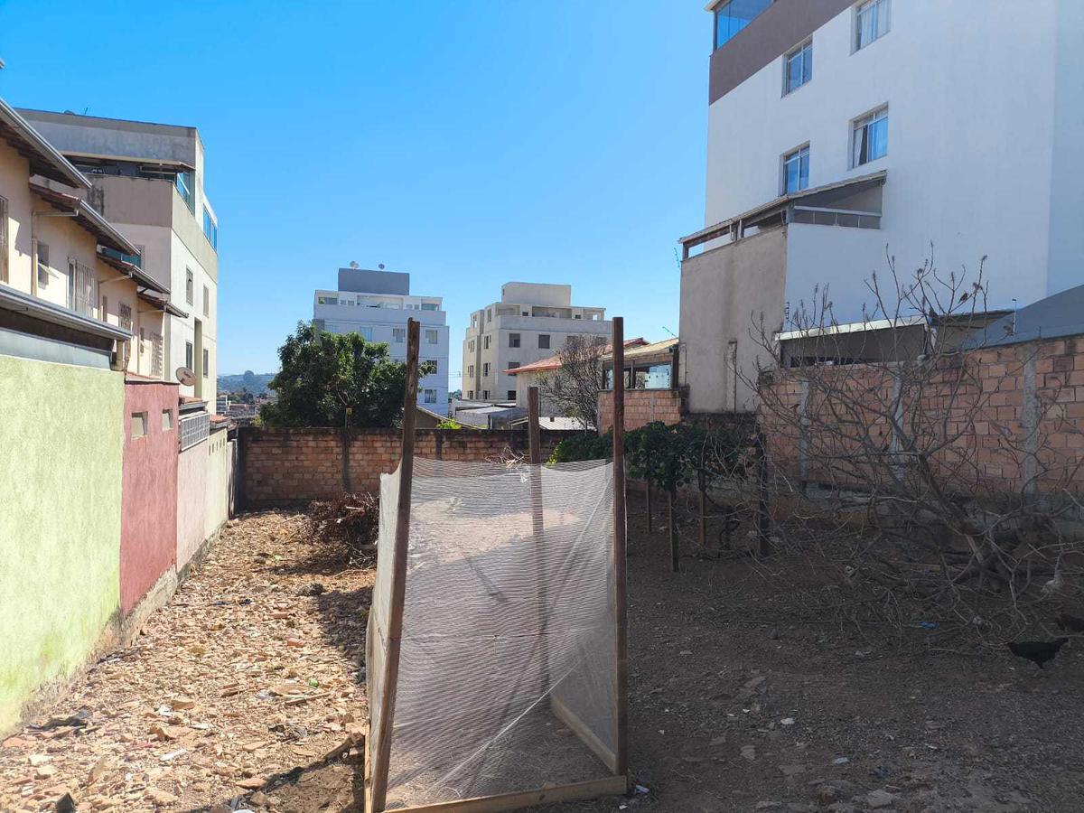 Lote, Pedra Azul, 0 Quarto, 0 Vaga