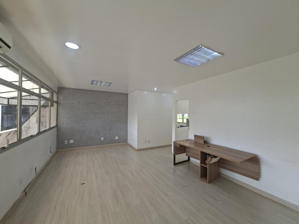 Sala, Savassi, 0 Quarto, 4 Vagas