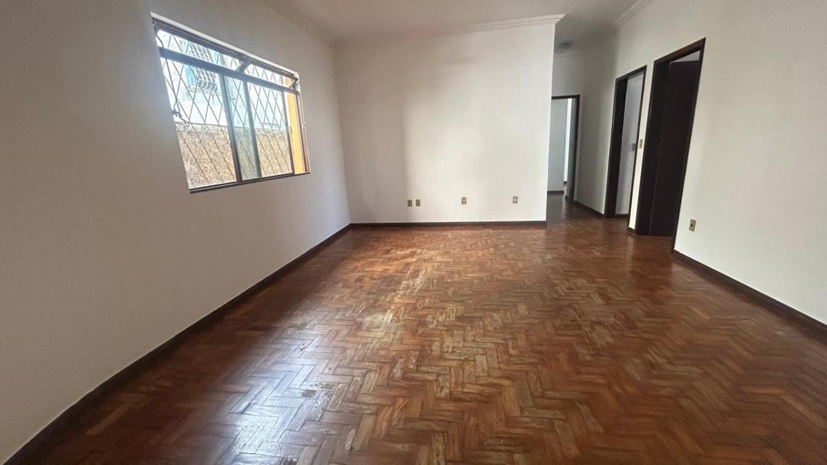 Casa, Dona Clara, 3 Quartos, 4 Vagas, 1 Suíte