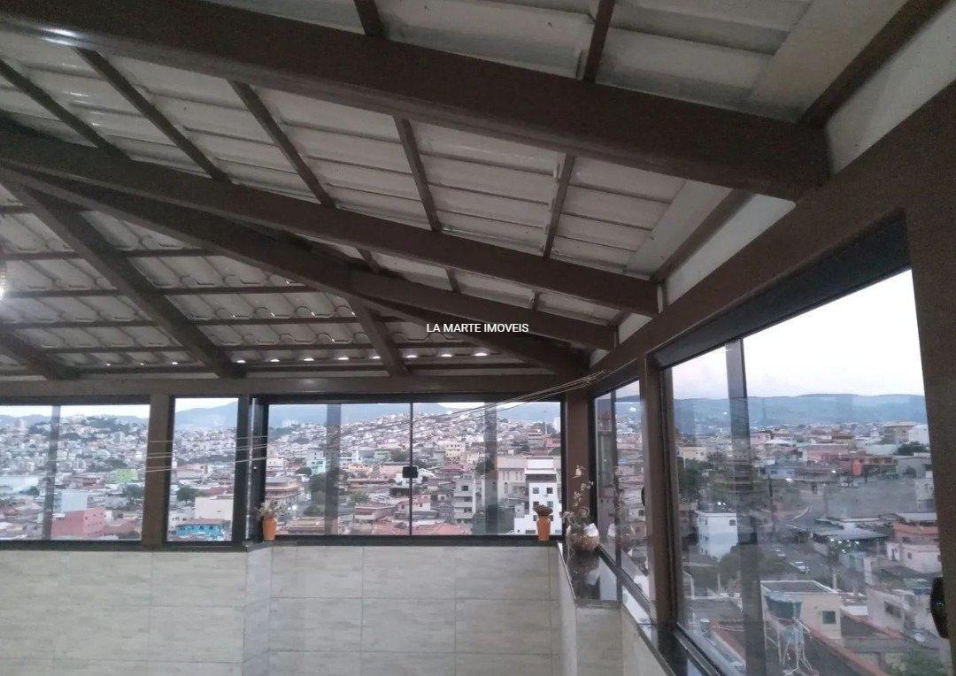 Casa, Industrial, 4 Quartos, 2 Vagas, 1 Suíte