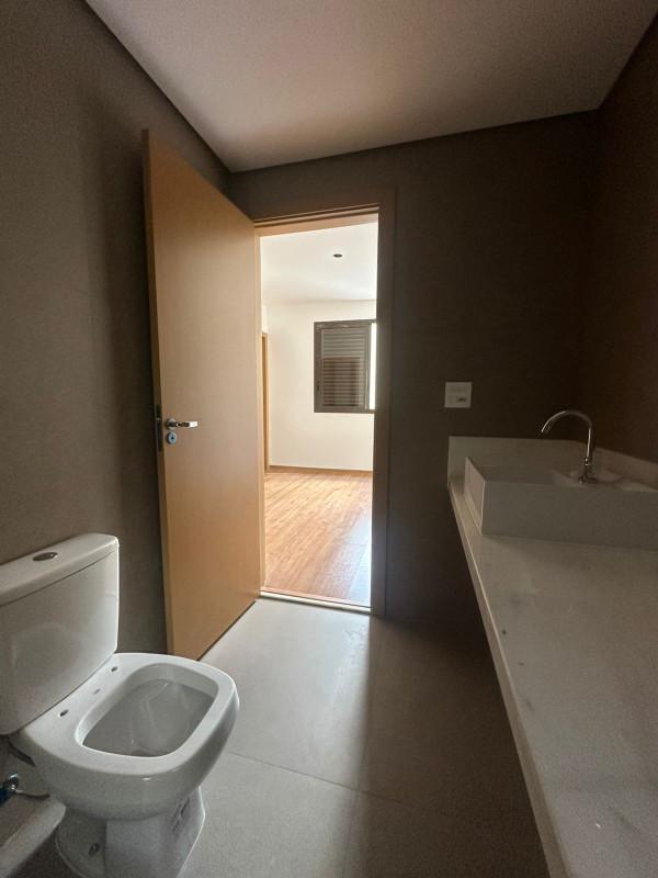 Apartamento, Esplanada, 4 Quartos, 2 Vagas, 1 Suíte