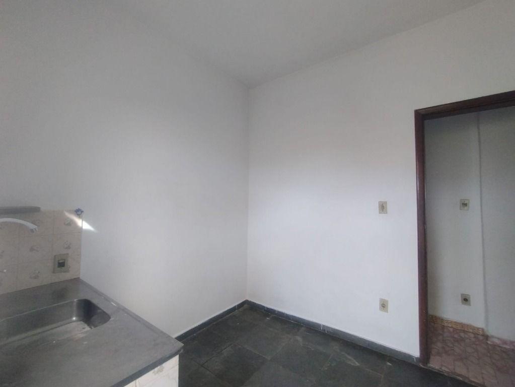 Casa, Centro, 2 Quartos, 0 Vaga