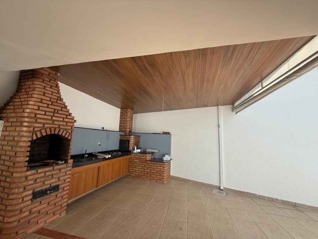 Casa, Castelo, 4 Quartos, 3 Vagas, 1 Suíte