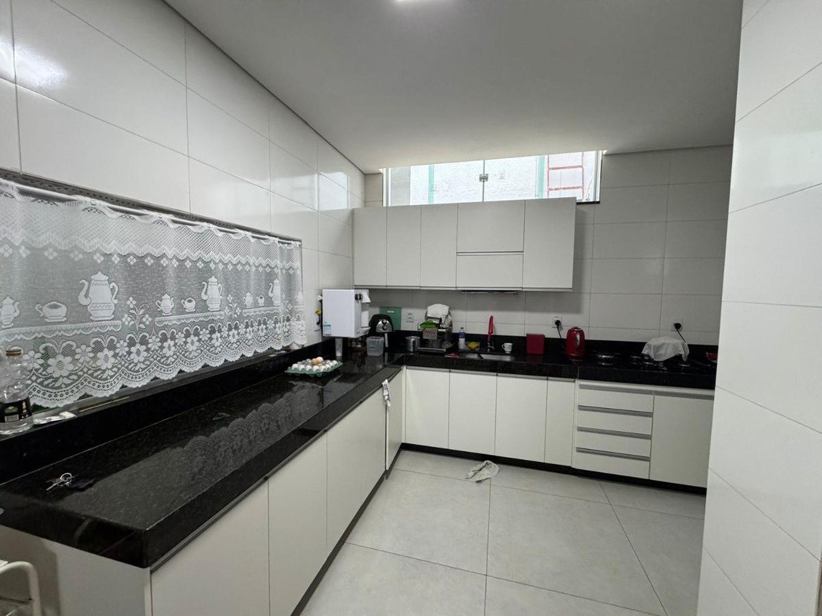 Casa, Floresta, 5 Quartos, 2 Vagas, 2 Suítes