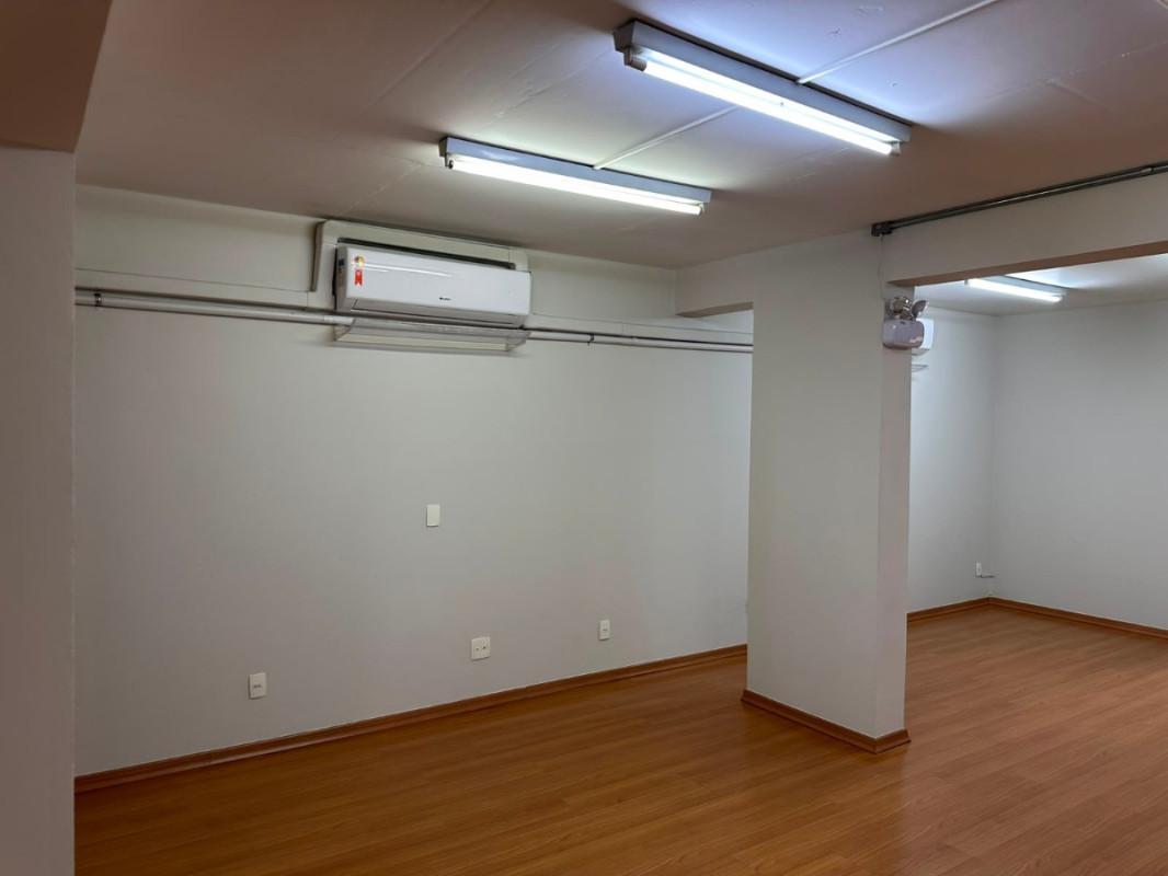 Sala, Centro, 0 Quarto, 1 Vaga