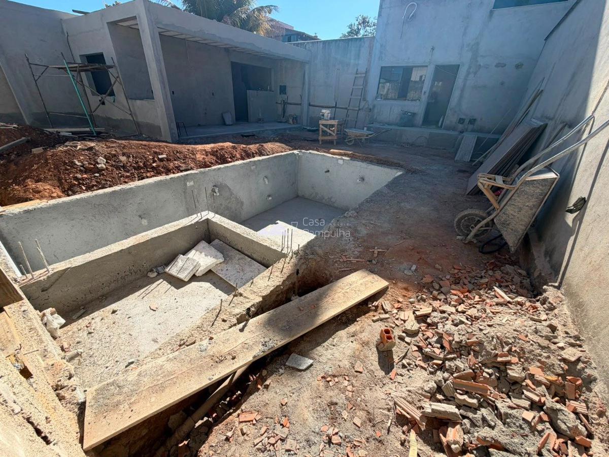 Casa, Planalto, 4 Quartos, 3 Vagas, 4 Suítes