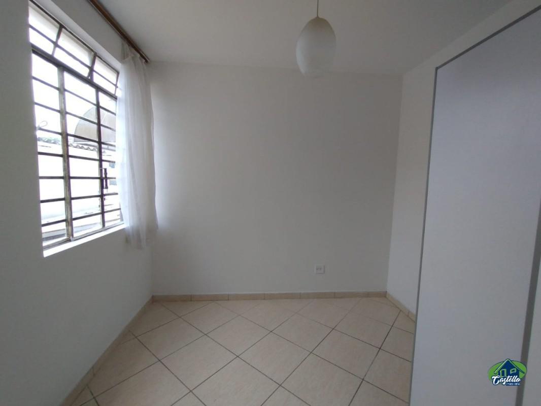 Casa, Cachoeirinha, 2 Quartos, 0 Vaga