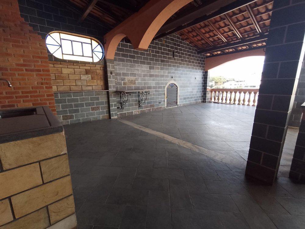 Casa, Milionários, 3 Quartos, 2 Vagas