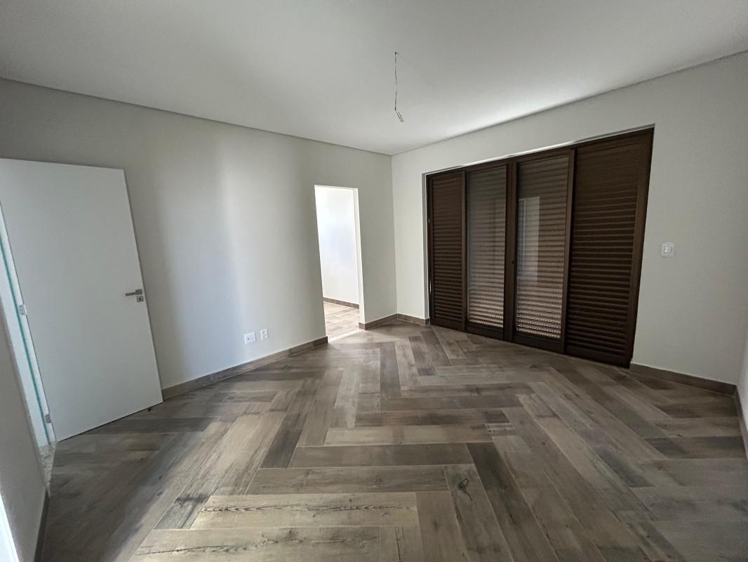 Apartamento, Jaraguá, 4 Quartos, 3 Vagas, 4 Suítes