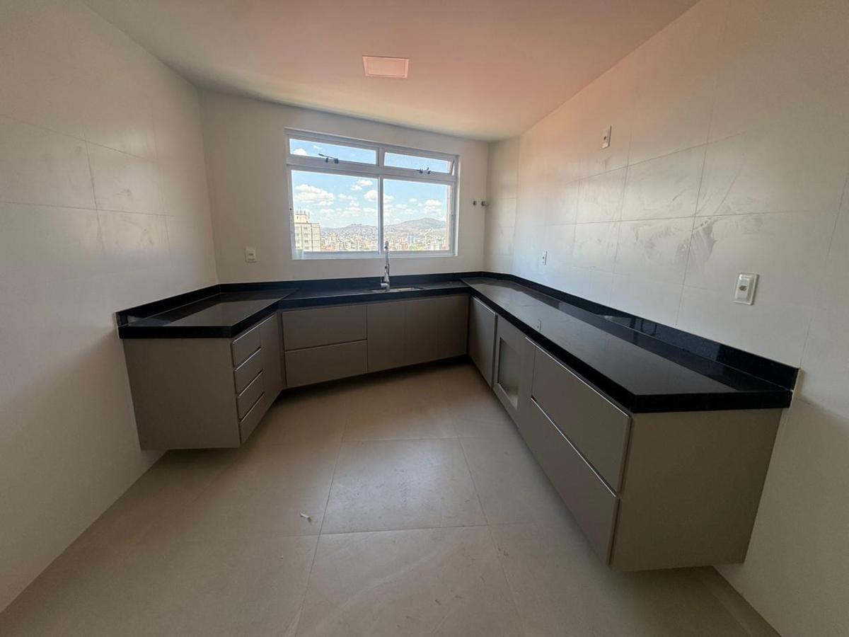 Apartamento, Colégio Batista, 4 Quartos, 2 Vagas, 2 Suítes