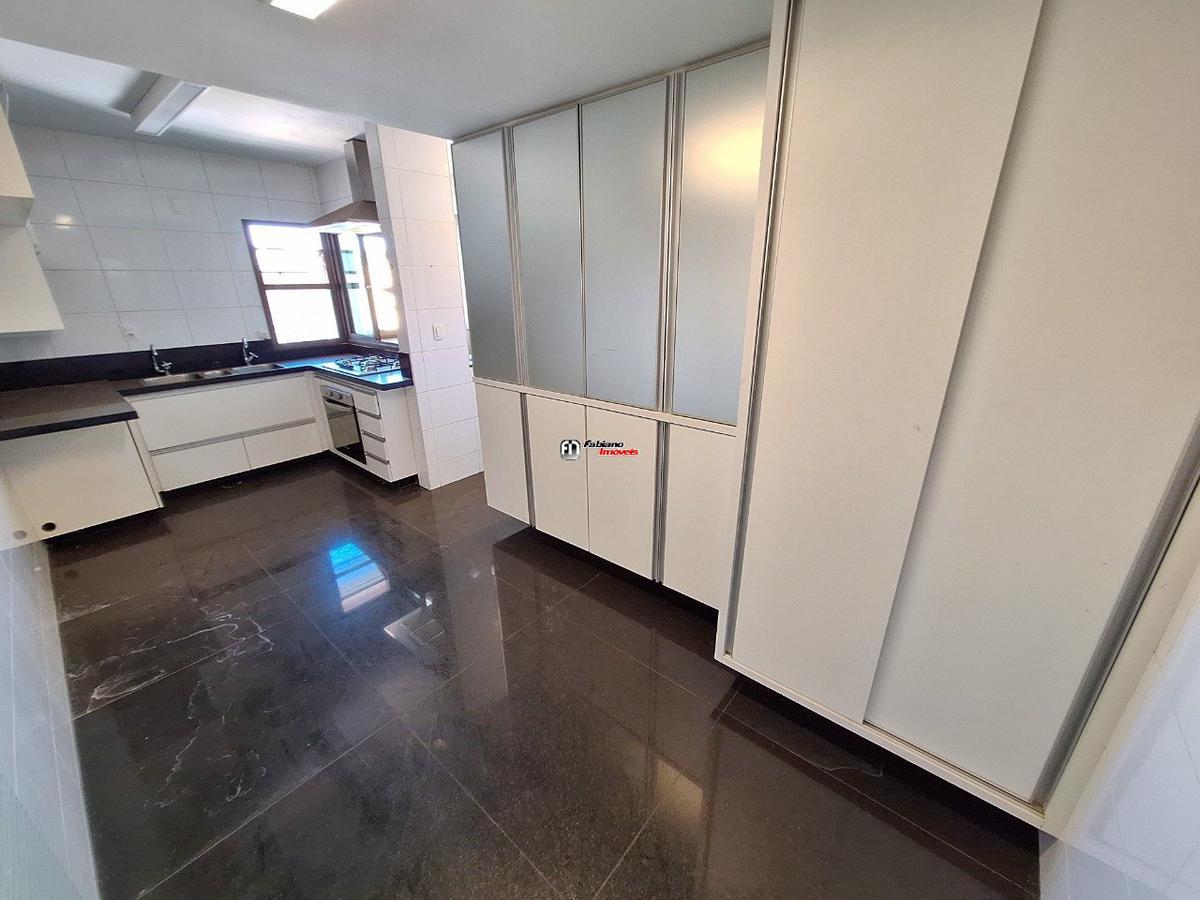 Apartamento, São José, 4 Quartos, 3 Vagas, 3 Suítes