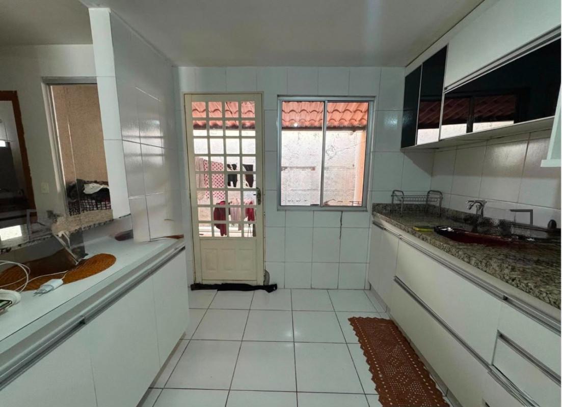 Casa, Coqueiros, 3 Quartos, 2 Vagas, 1 Suíte