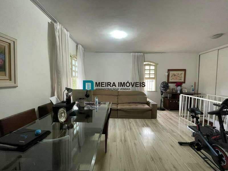 Casa, Santa Lúcia, 5 Quartos, 4 Vagas, 1 Suíte