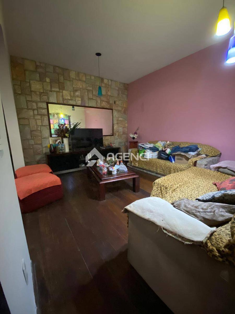 Casa, Camargos, 3 Quartos, 0 Vaga, 1 Suíte