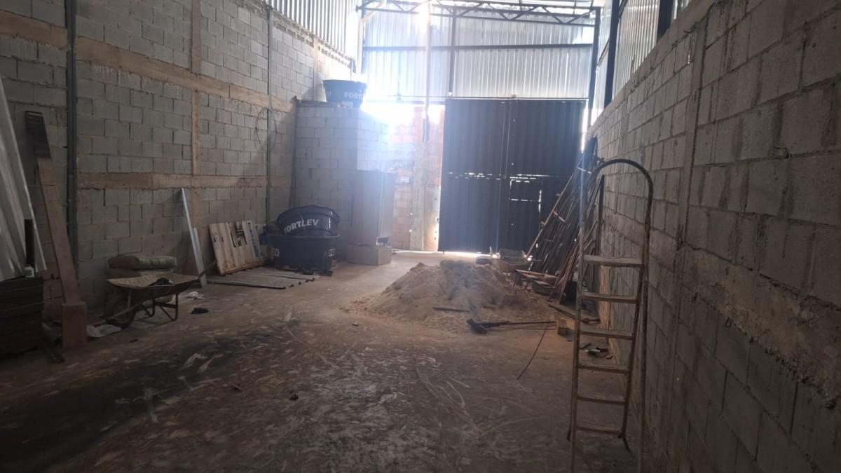 Galpão, Das Industrias I (barreiro), 0 Quarto, 0 Vaga